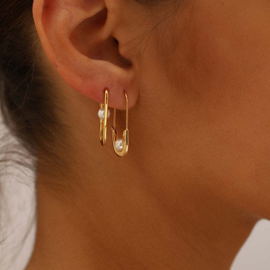 S.Harte Elegant Safety Pin Pearl Earrings